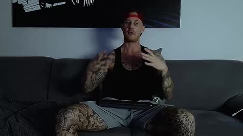 Calvin  online show from October 9, 12:15 am