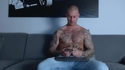 Calvin  online show from February 28, 9:01 pm