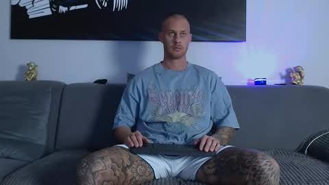 Calvin  online show from January 3, 6:35 pm