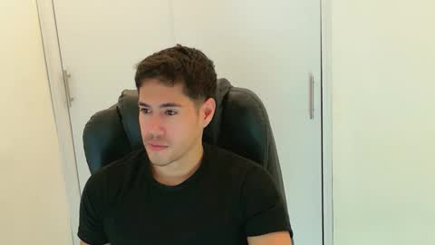 camara110 online show from December 23, 3:59 am