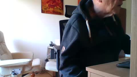 Snapshot of camcologne chatting on January 3, 11:14 am camcologne online show from January 3, 11:14 am