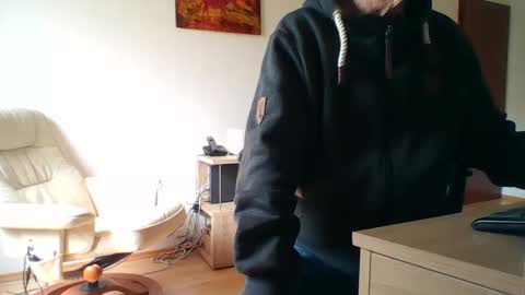 Snapshot of camcologne chatting on February 11, 10:59 am camcologne online show from February 11, 10:59 am