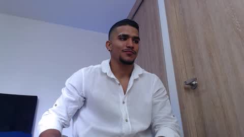camilo_contre21 online show from February 25, 7:26 pm