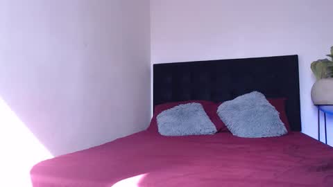 camilo_contre21 online show from February 4, 7:53 pm