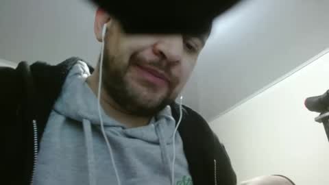 Snapshot of camiloking17 chatting on February 19, 6:00 am camilo online show from February 19, 6:00 am