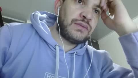 Snapshot of camiloking17 chatting on February 3, 1:41 am camilo online show from February 3, 1:41 am