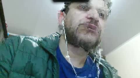 Snapshot of camiloking17 chatting on February 7, 2:19 am camilo online show from February 7, 2:19 am