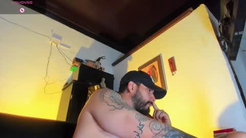 Snapshot of camilomayer chatting on October 26, 3:47 pm Camilo online show from October 26, 3:47 pm