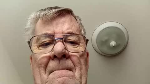 camlover1231234 online show from January 7, 6:46 pm