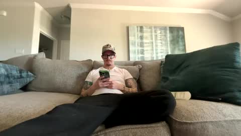 Captaincumgun online show from April 2, 6:16 pm