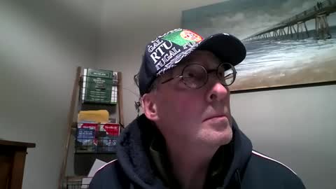 Snapshot of caressluving chatting on January 26, 2:14 am Caressluving online show from January 26, 2:14 am