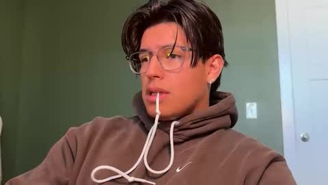 carlosjosecb2 online show from December 1, 4:21 pm