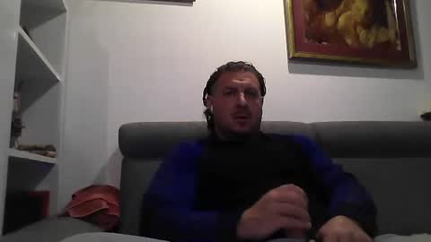 Snapshot of cashmaster33 chatting on March 10, 6:12 pm cashmaster33 online show from March 10, 6:12 pm