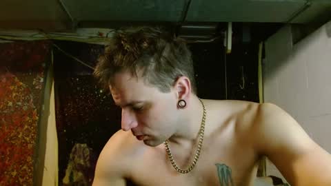 cguffey2284 online show from January 25, 4:13 pm