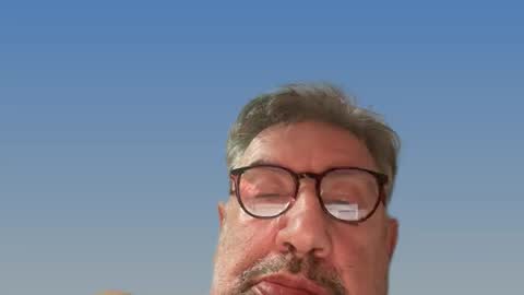 Snapshot of champsex305610 chatting on October 8, 6:07 am champsex305610 online show from October 8, 6:07 am