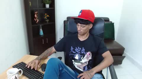 Charlie oconnor online show from December 22, 3:44 am