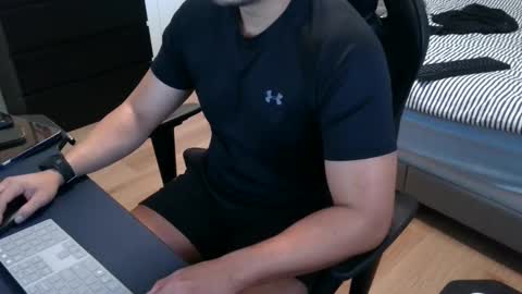 charliekkw online show from November 13, 8:13 pm