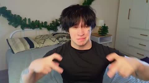 LUCASRYANPVT IS OPEN online show from December 3, 1:55 am