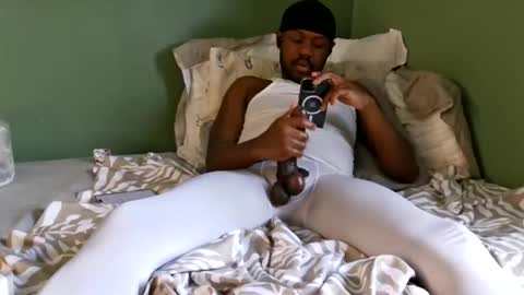 Que online show from March 17, 6:21 pm