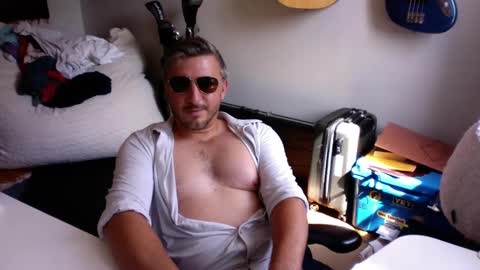 ThisCheeseBetterBeGuda online show from September 23, 4:06 pm