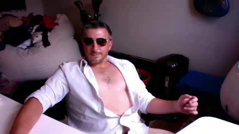 ThisCheeseBetterBeGuda online show from September 21, 7:47 pm