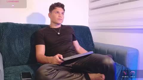 Chris Argent online show from October 25, 3:41 am