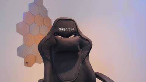 Chris Cooper Independent model online show from December 2, 2:58 am