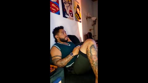 chris_stone444 online show from March 18, 5:43 am