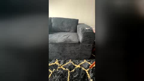 KING YAMMY online show from March 6, 5:43 pm