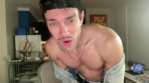 Snapshot of chriscool93 chatting on December 6, 5:31 am Content creator  artist online show from December 6, 5:31 am