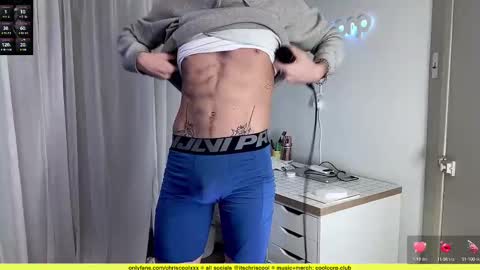 Snapshot of chriscool93 chatting on October 2, 1:53 am Content creator  artist online show from October 2, 1:53 am