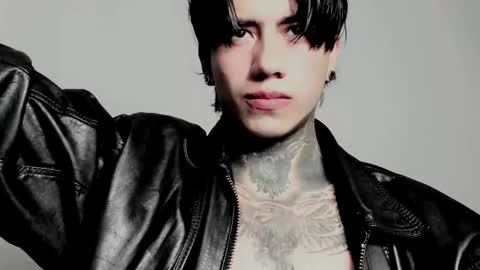 CHRIS  INDEPENT MODEL online show from January 10, 1:00 am