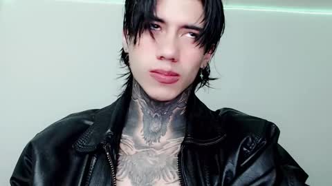 CHRIS  INDEPENT MODEL online show from March 2, 2:47 pm