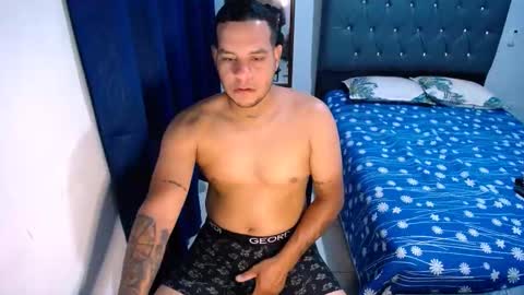 Snapshot of christian_maln chatting on October 20, 11:41 pm christian_maln online show from October 20, 11:41 pm