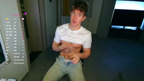 Snapshot of christianlevine_ chatting on October 23, 4:43 pm UPVOTE ME ------  ILL DO SOMETHING FOR FREE online show from October 23, 4:43 pm