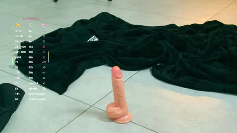 Snapshot of christianlevine_ chatting on October 4, 8:02 pm UPVOTE ME ------  ILL DO SOMETHING FOR FREE online show from October 4, 8:02 pm