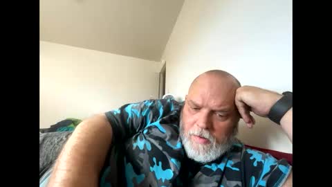 chubbyluvr42 online show from November 13, 2:00 pm