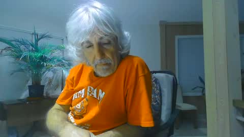 chuck354139 online show from December 3, 7:08 am