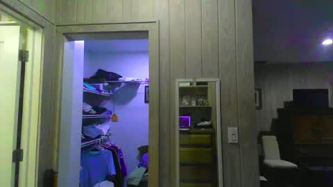 chuck354139 online show from December 5, 2:22 pm