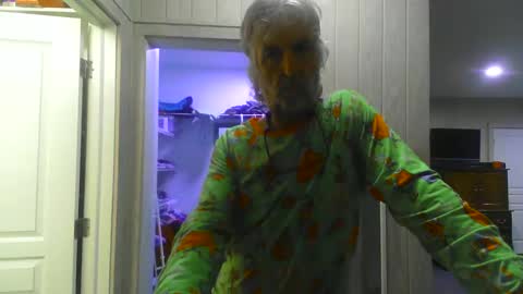 chuck354139 online show from January 19, 5:05 am