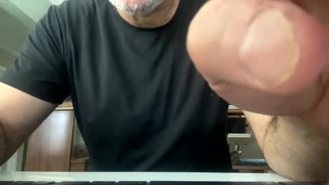 Snapshot of cj3d2 chatting on December 4, 10:08 pm Cjd32 online show from December 4, 10:08 pm