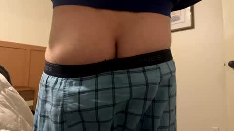 Snapshot of cj3d2 chatting on December 3, 4:02 am Cjd32 online show from December 3, 4:02 am