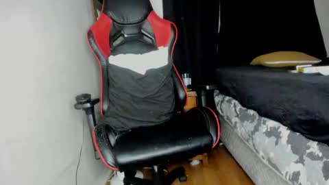 Snapshot of clark_tommy11 chatting on December 22, 12:28 am clark_tommy11 online show from December 22, 12:28 am