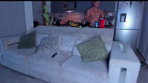 claytonburgues online show from March 2, 11:28 pm