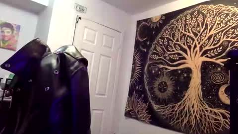 Snapshot of clintwood12 chatting on September 22, 5:07 am chad online show from September 22, 5:07 am