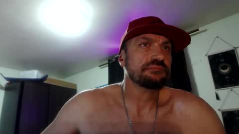 Snapshot of clintwood12 chatting on November 1, 6:01 pm chad online show from November 1, 6:01 pm