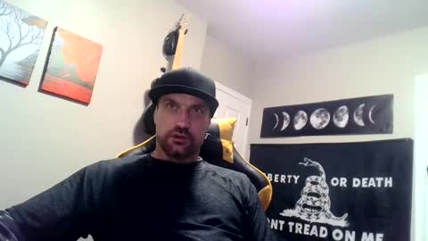 Snapshot of clintwood12 chatting on December 28, 8:58 am chad online show from December 28, 8:58 am