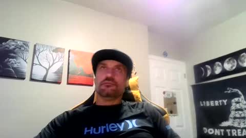 Snapshot of clintwood12 chatting on January 3, 4:00 am chad online show from January 3, 4:00 am