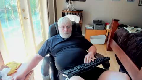 cloudalert62 online show from July 28, 11:15 pm