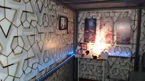 Snapshot of clyde_twinkx chatting on October 6, 6:34 pm clyde_twinkx online show from October 6, 6:34 pm